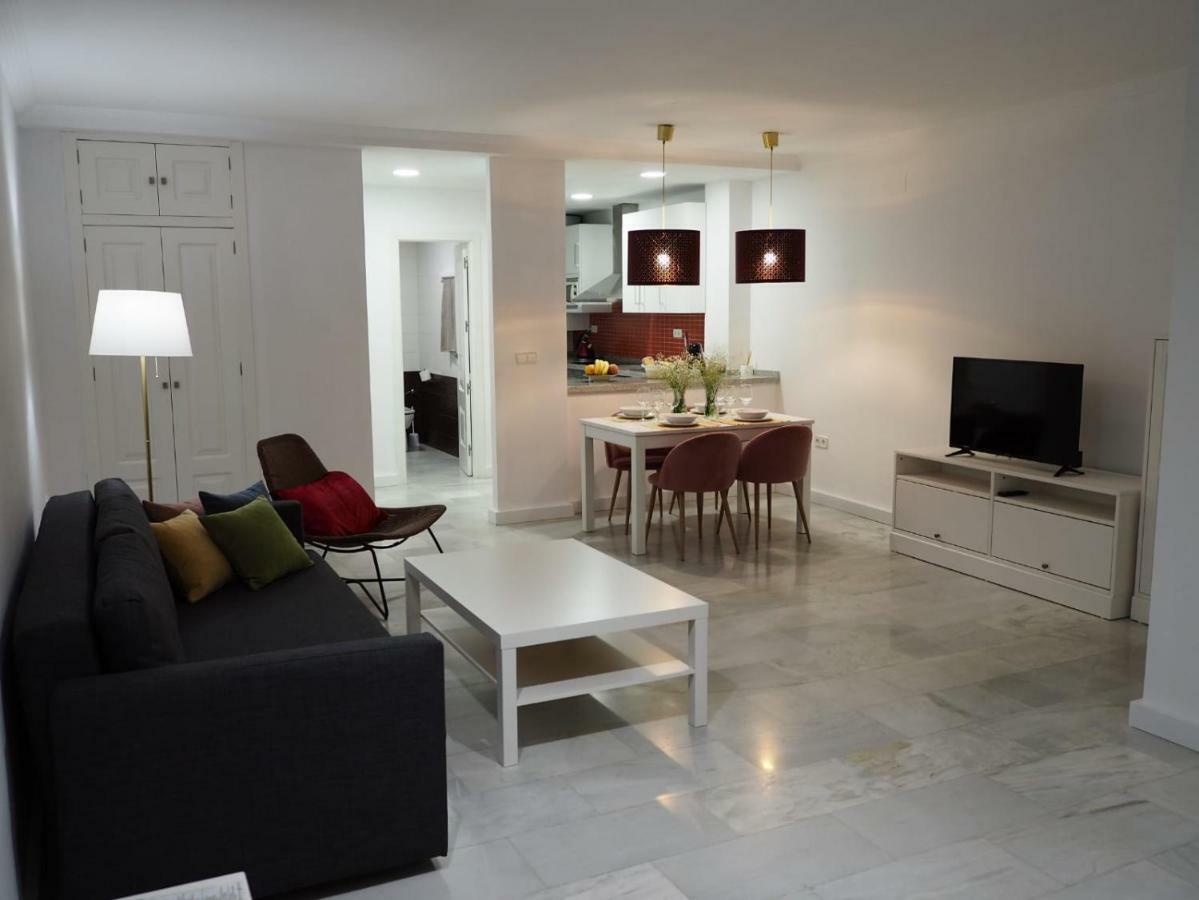 Calle Abejar,plaza Apartment
